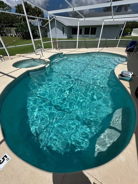 The pool and spa share the same heating system.