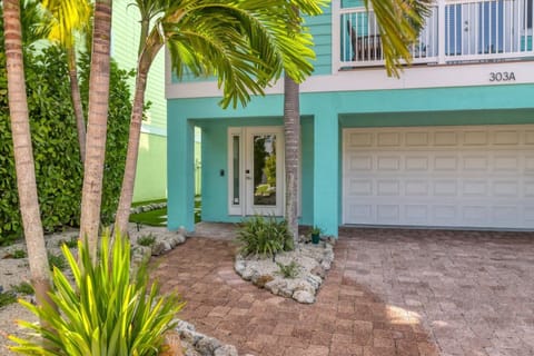 Aqua Vista by Duncan Real Estate House in Holmes Beach