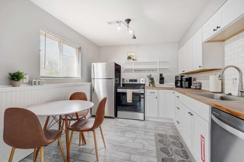 Elegant Dining: Gather Around the Table for Memorable Meals