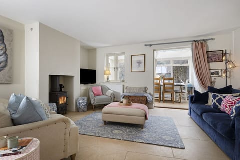 Harvey's Corner Cottage Sitting Room - StayCotswold