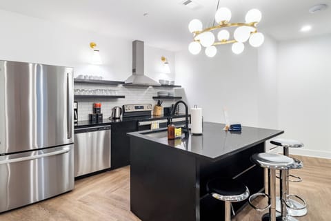 Fully equipped kitchen.