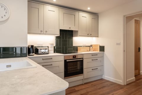 Highgate Kitchen Area - StayCotswold