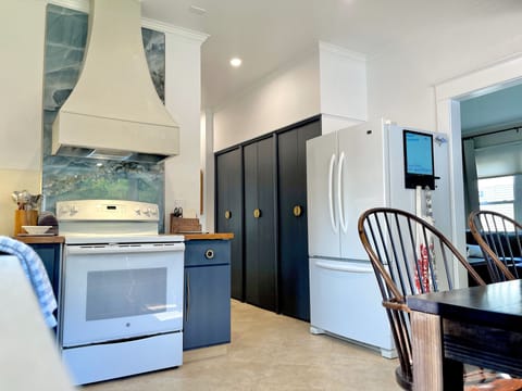 Large Fully Stocked Kitchen - Stocked Pantry Cabinets and Appliances