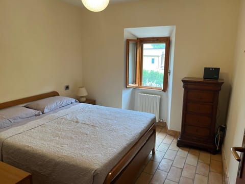 Autumn, Bedroom, Spring, Summer