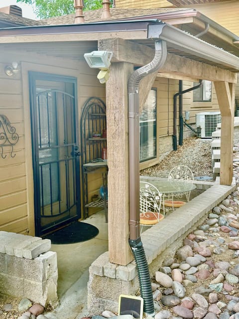 Private back deck. The whole place is a bungalow. No steps 