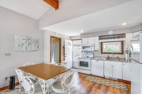 Kitchen | Cooking Basics | Keurig & Drip Coffee Maker