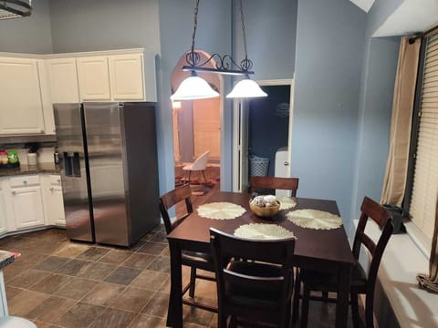Fully equipped kitchen and dining area
