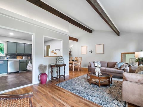 Discover the perfect blend of rustic charm and modern comfort in your living room, filled with tranquil energy that nurtures the soul. ✨ #LivingRoomGoals