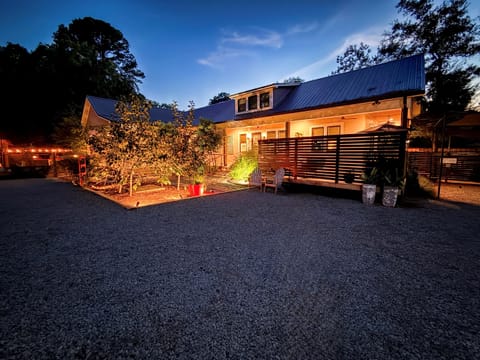 Welcome to Hope Cottages-By-The-Bay!