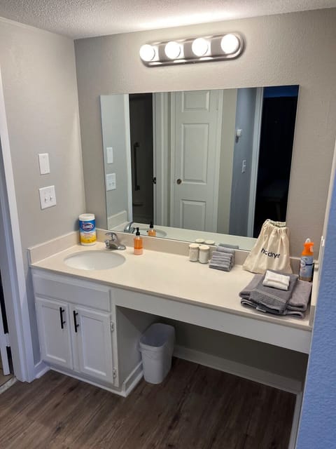 Ease into your morning. Practical touches for a fresh start.