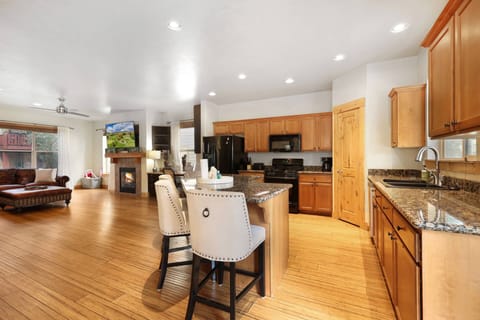 Bear Hollow Village 5661 by Moose Management