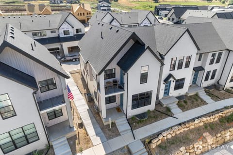 Discover your vibrant alpine sanctuary.