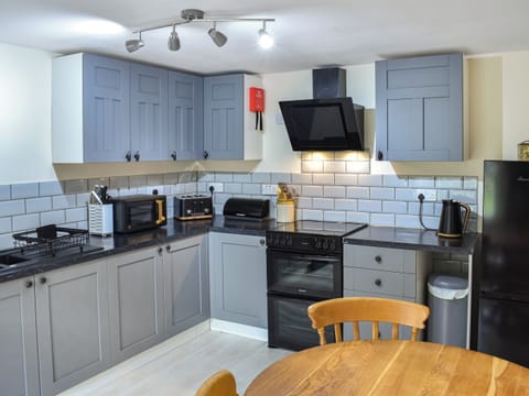 Kitchen | The Old Cottage, Lambley, Northumbria and North Pennines