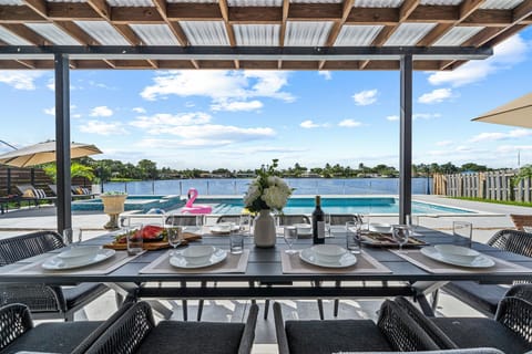 Stunning lake views
Relax while the kids splash and play! This waterfront retreat offers a private pool, spa, and shaded dining with sunset views. Perfect for moms craving peace, family bonding, & a stress-free getaway. #MomLife #FamilyTime #Vacation