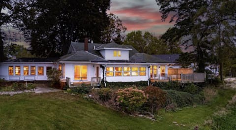 The backyard has full views of the lake, & leads down to the water. No swimming.