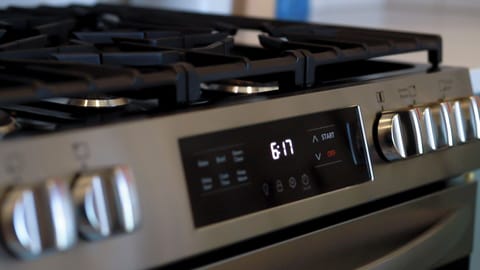 Victorian unit E queen efficiency apt downtown muskegon