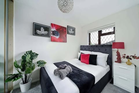 khlozarahomes@yahoo.com