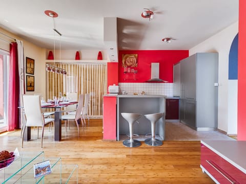 Kitchen / Dining Room