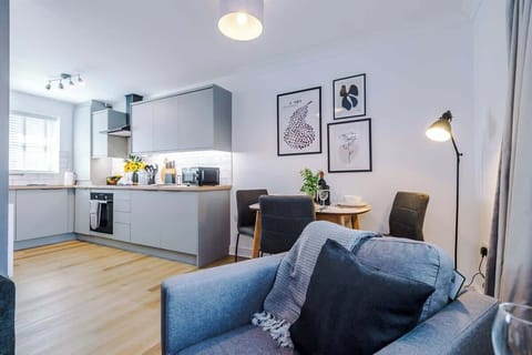 The open plan fully equipped kitchen has everything you need for a long or short stay in Crewe.
