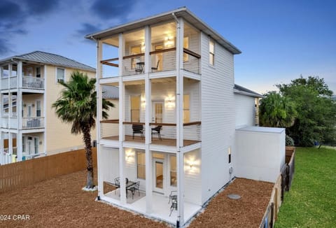 Rear Balconies Facing the Gulf
