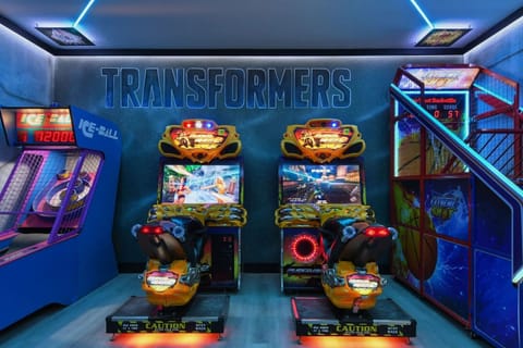 Transformers paradise: Where epic battles meet custom gaming glory