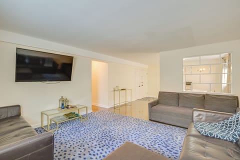 Skokie Vacation Rental | 1BR | 1BA | 800 Sq Ft | 1 Step to Enter