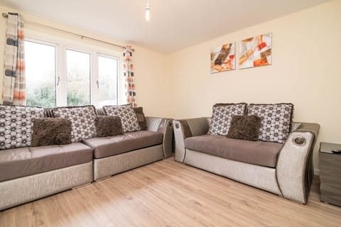 Living Room / Lounge