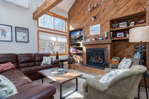 ***FIREPLACE IS OUT OF ORDER***