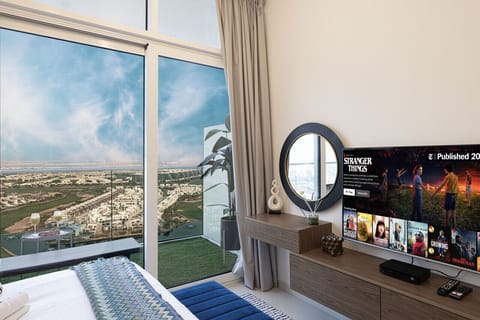 Smart TV Entertainment – Stream your favourites with ease