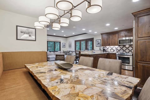 charterc110-9775_53886871433_o