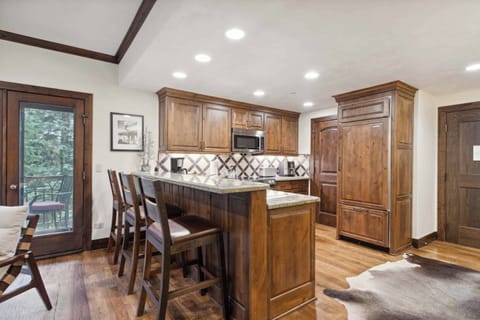 charterc110-9800_53886871223_o