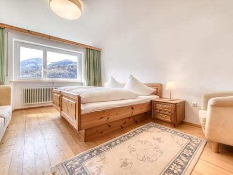 Ferienhaus Walter by A-appartments - Ferienhaus, Dusche und Badewanne, Terrasse Apartment in Vorarlberg, Austria