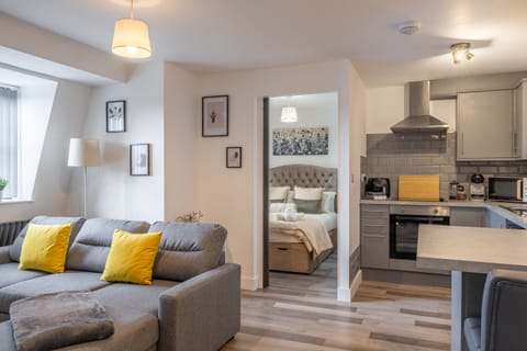 Flat 7D - Living Room and Bedroom