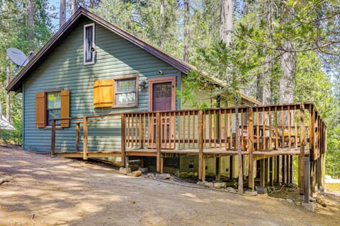 Long Barn Vacation Rental | 2BR | 1BA | 720 Sq Ft | 1 Step to Enter
