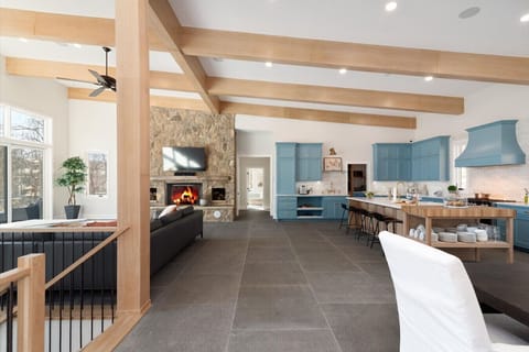 Waterfront vacation property with ceilings up to 17ft on upper level