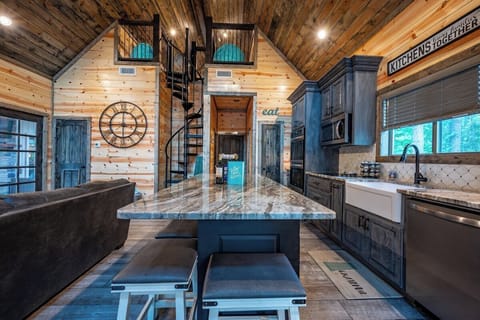 Breakfast bar seating for 6