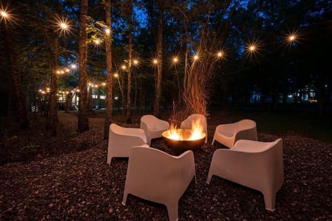 Roast marshmallows over the fire