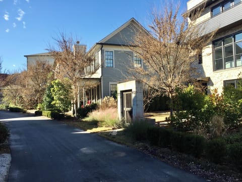 Perfect Streetscape in front of house!