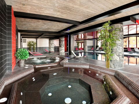 Pool Indoor