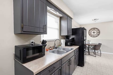 Our kitchen features new stainless steel appliances, fully stocked for the chefs of your group :)