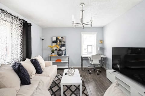 Perfect for cozy evenings with loved ones or catching up on your favorite shows - Our plush sofa and trendy decor create a welcoming atmosphere that's hard to leave.
