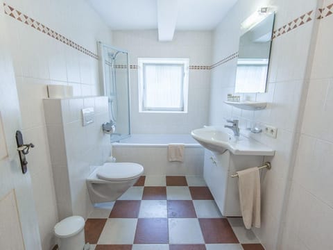 Resl Resort - Chalet Schneiderhäusl - Holiday home (8-14 persons/6 bedrooms) House in Salzburgerland