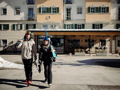 Resl Resort - Chalet Schneiderhäusl - Holiday home (8-14 persons/6 bedrooms) House in Salzburgerland