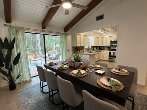 Dining Room, Dining Table, Furniture, Indoors, Table