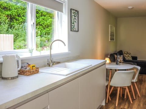 Open plan living space | Peris Lodge - Cwm Cadnant, Caernarfon