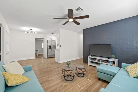 Screen, Furniture, Indoors, Living Room, Coffee Table