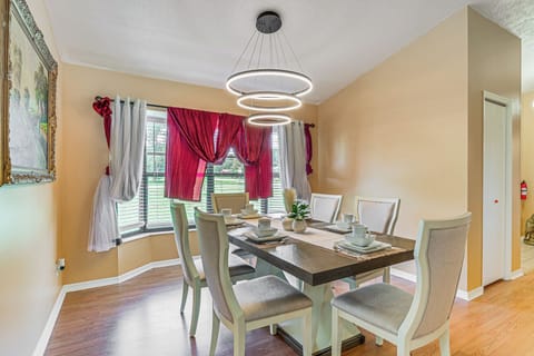 Ocala Vacation Rental | 3BR | 2BA | 2,200 Sq Ft | 1 Step Required