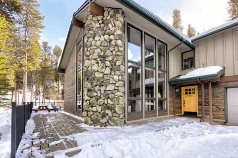 Aspen Glow front exterior