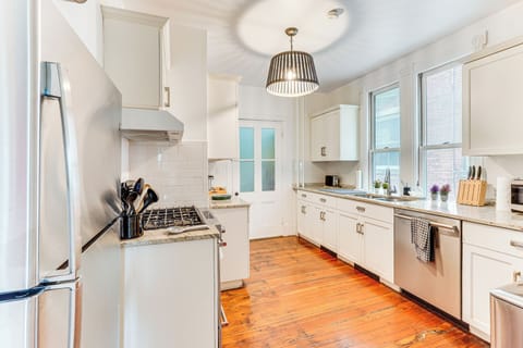 Newburgh Vacation Rental | 3BR | 2BA | 2,050 Sq Ft | Stairs Required