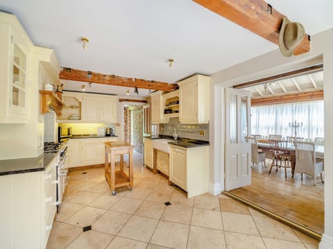 Kitchen | Jockhedge- The Farmhouse - Jockhedge, Burgh Le Marsh, near Skegness